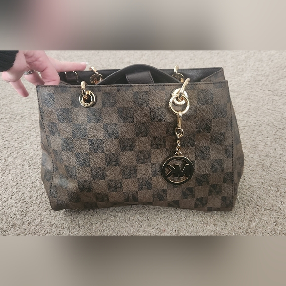 MICHAEL Michael Kors Handbags - Michael Kors Signature Cynthia Logo Medium Satchel Shoulder.